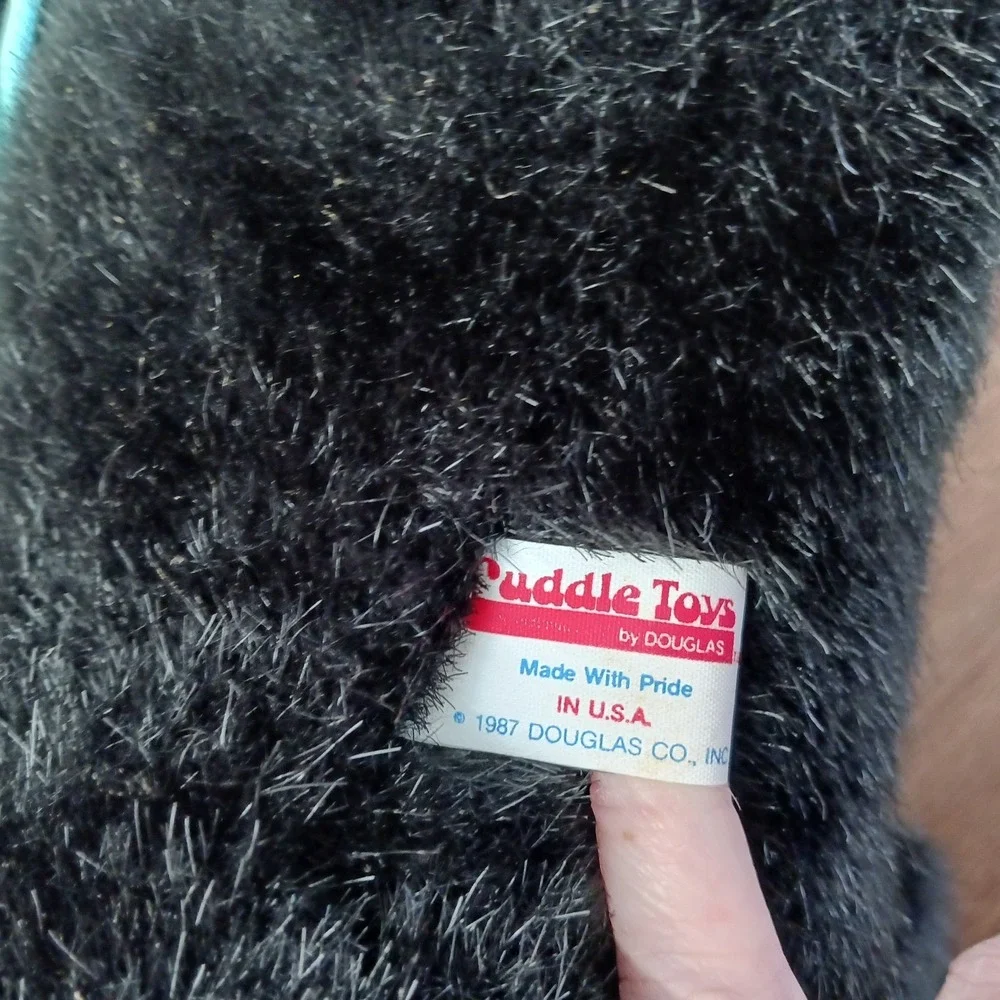 Vintage 1987 Cuddle Toys Douglas Black Cat Laying Realistic Made in‎ USA